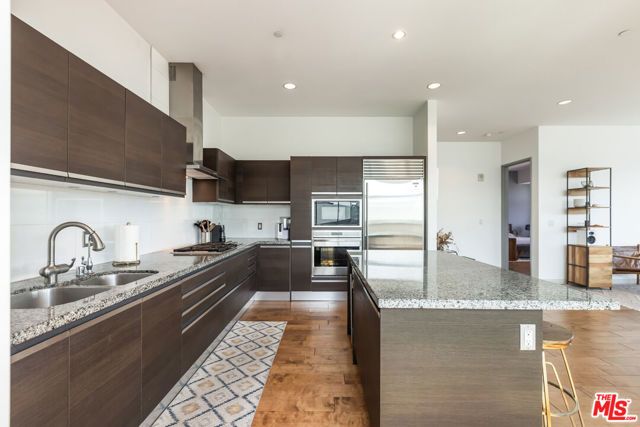 3111 Via Dolce 404, Marina Del Rey, CA 90292