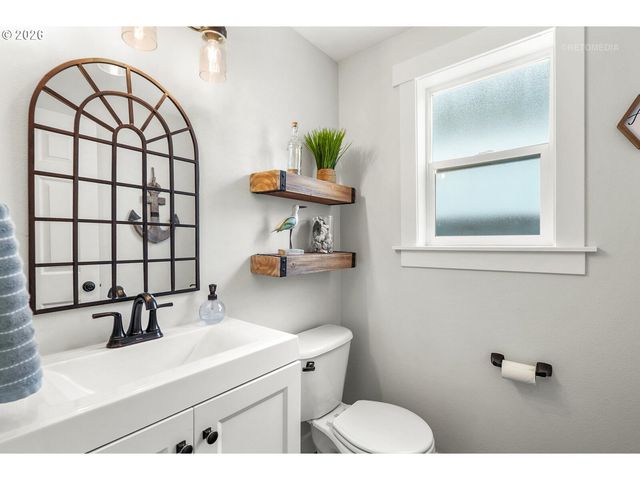 1405 Ne 14TH Pl, Canby, OR 97013