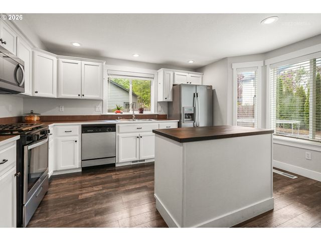 1405 Ne 14TH Pl, Canby, OR 97013