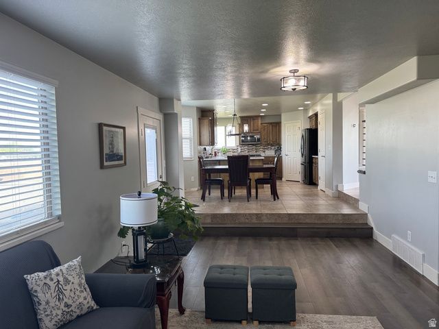 5577 S 4650 W, Hooper, UT 84315