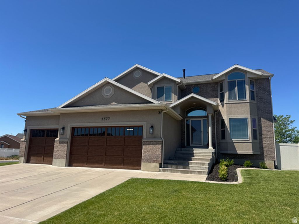 Image 1 of property listing at 5577 S 4650 W, Hooper, UT 84315