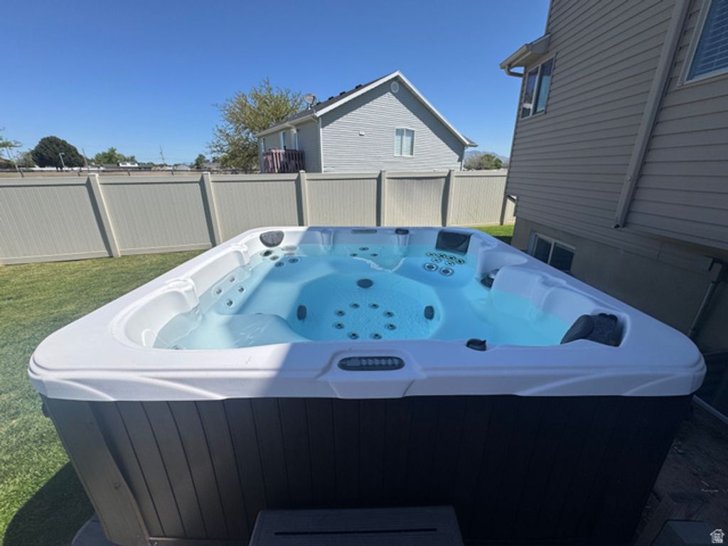 Image 13 of property listing at 5577 S 4650 W, Hooper, UT 84315