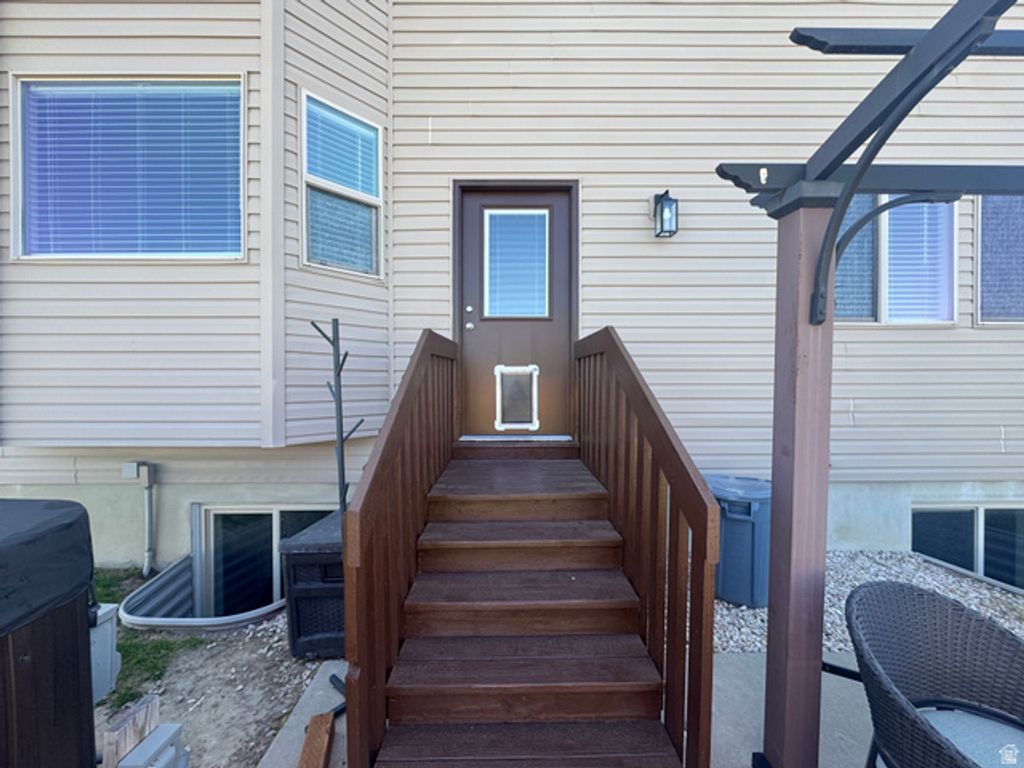 Image 14 of property listing at 5577 S 4650 W, Hooper, UT 84315