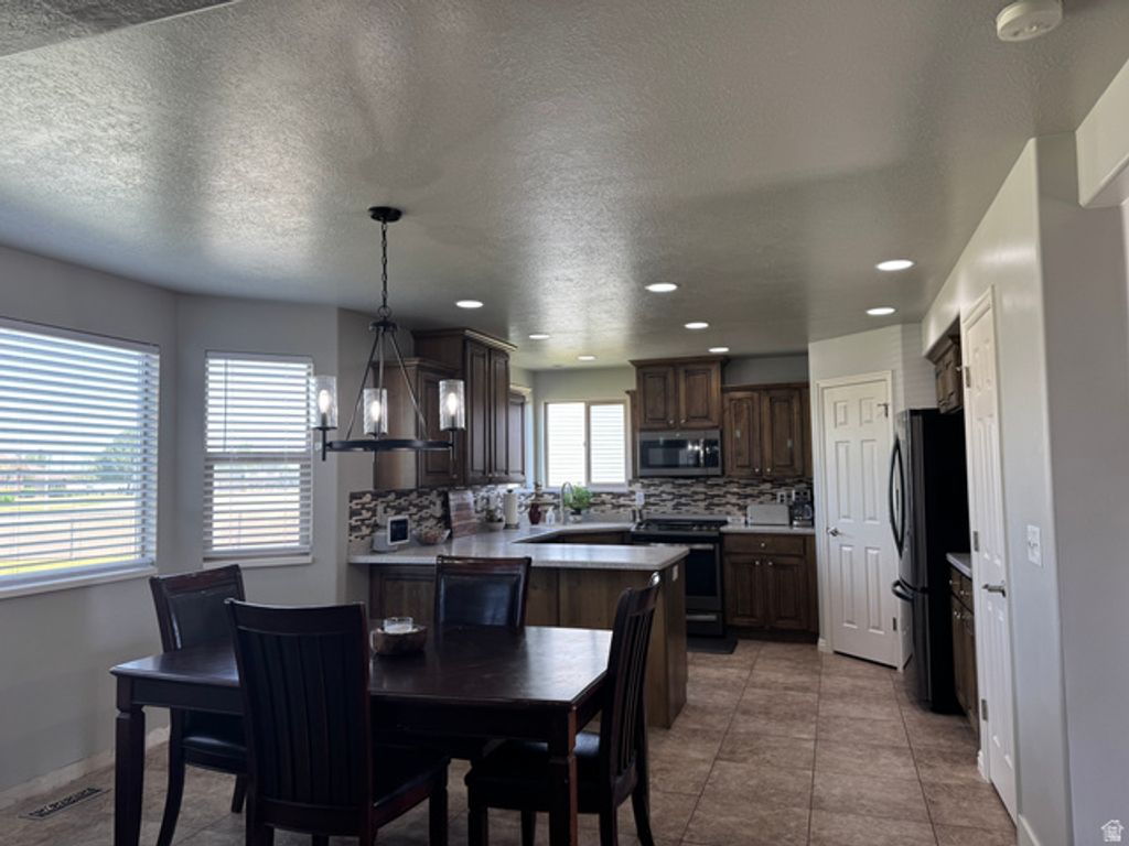 Image 22 of property listing at 5577 S 4650 W, Hooper, UT 84315