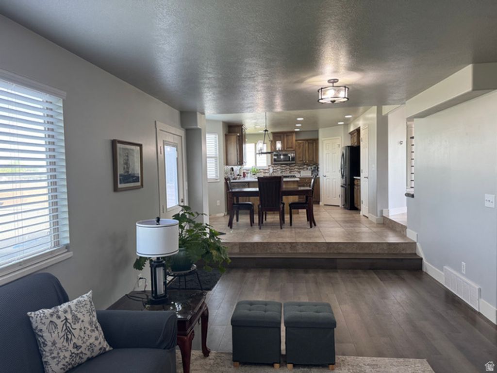 Image 33 of property listing at 5577 S 4650 W, Hooper, UT 84315