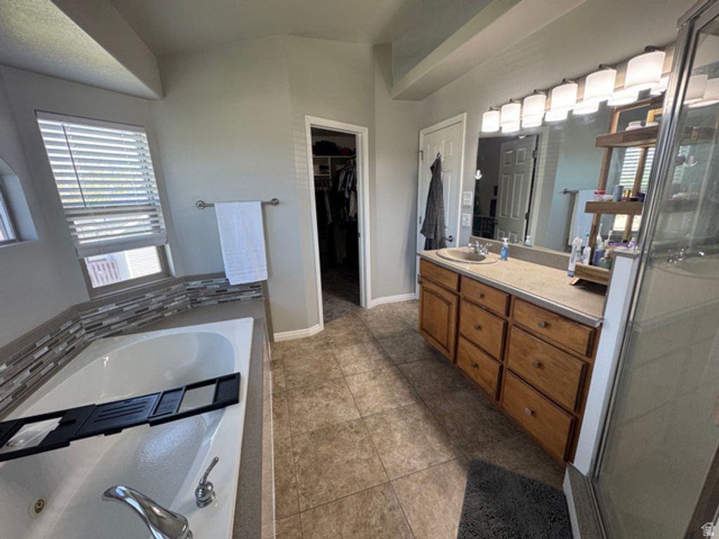 Image 41 of property listing at 5577 S 4650 W, Hooper, UT 84315