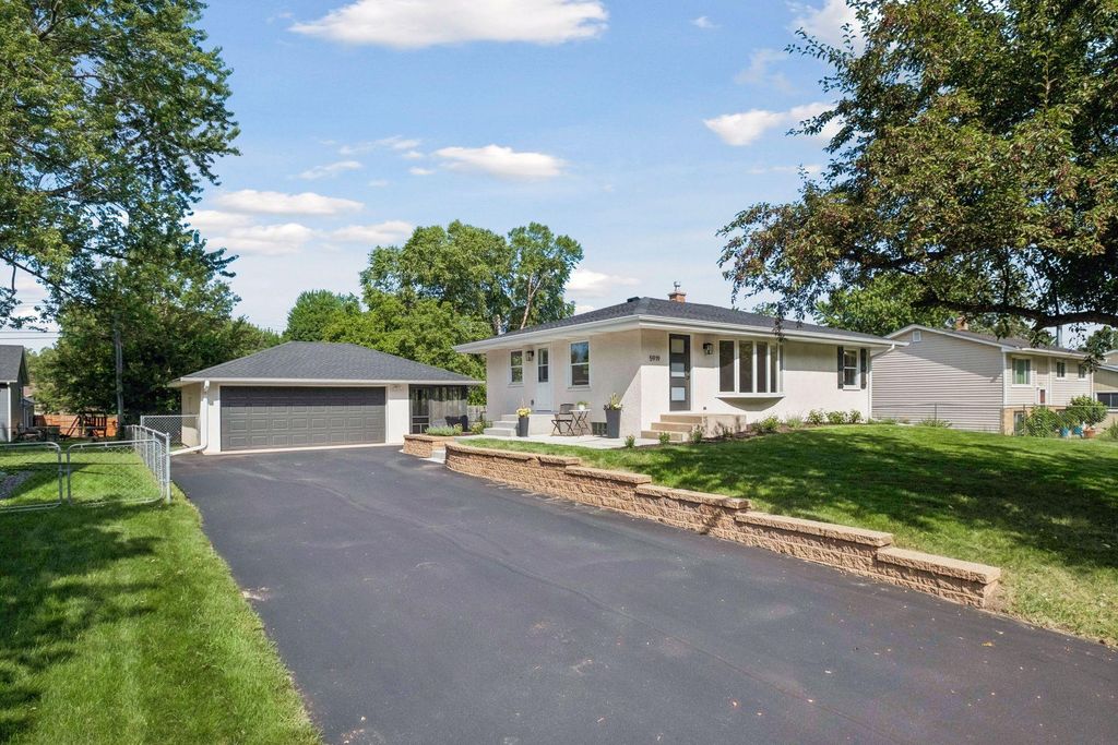 5919 Carlson Street, Shoreview, MN 55126 — photo 2