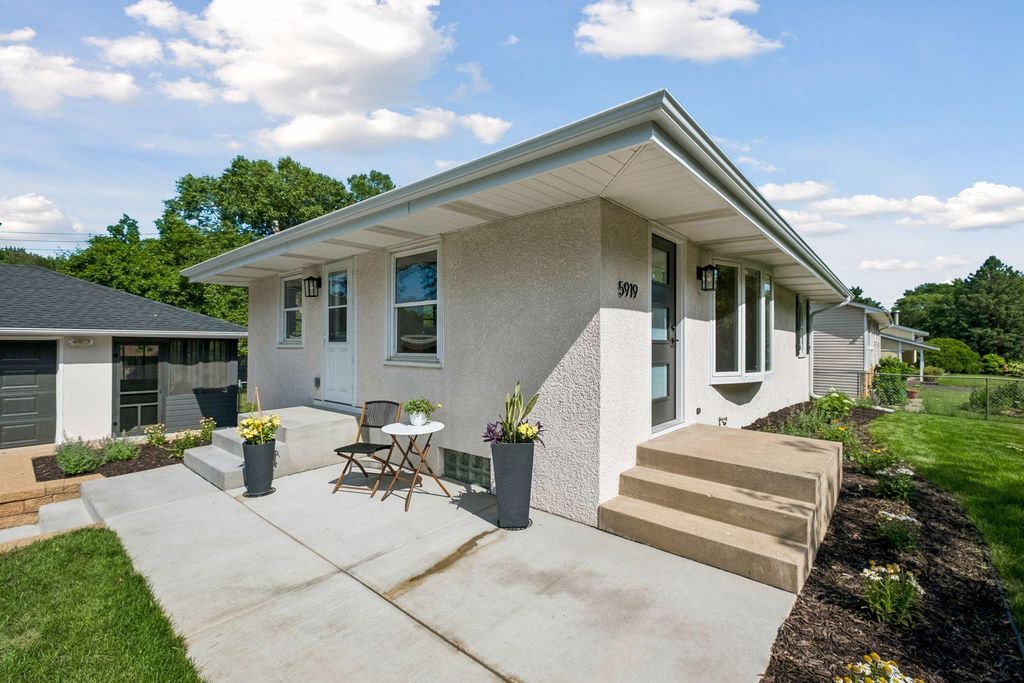 5919 Carlson Street, Shoreview, MN 55126 — photo 4