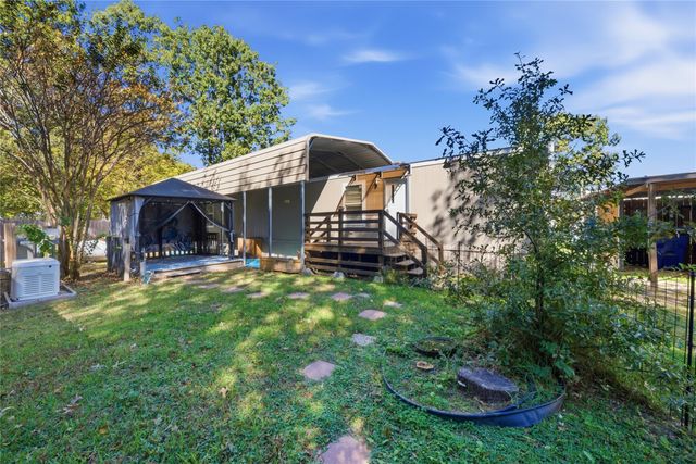 100 St Croix Dr, Point Blank, TX 77364