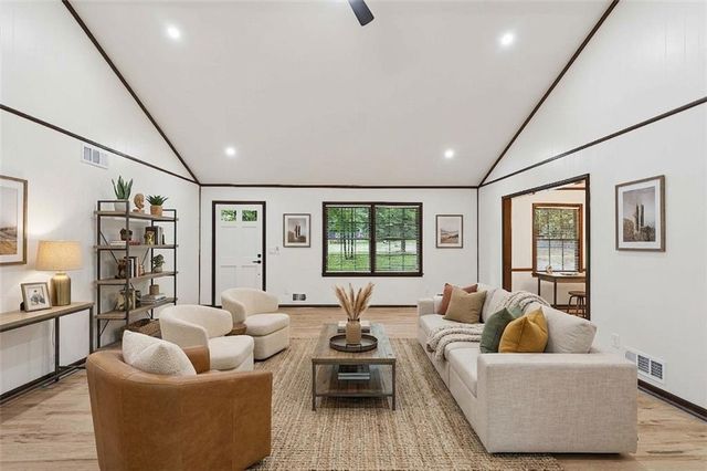 4579 Tudor Castle Drive, Decatur, GA 30035