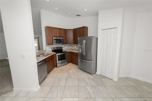 215 CHICAGO AVENUE W, Haines City, FL 33844