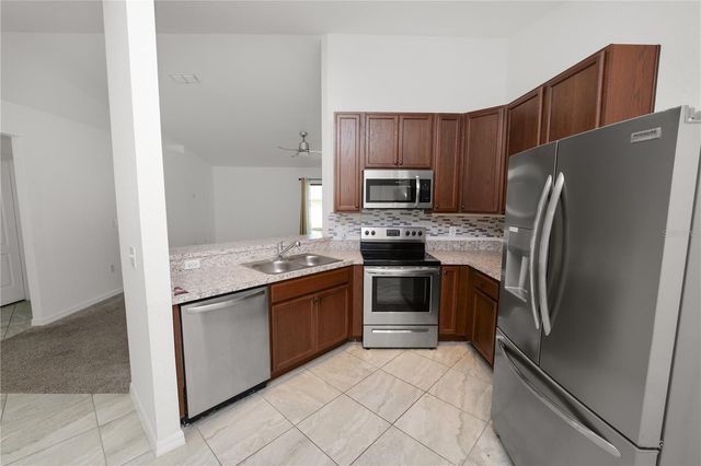 215 CHICAGO AVENUE W, Haines City, FL 33844