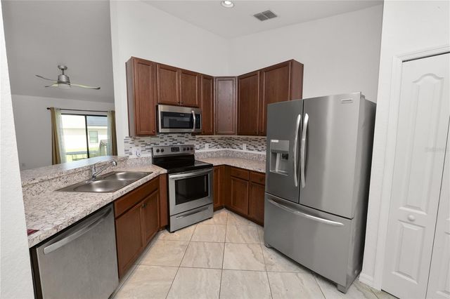 215 CHICAGO AVENUE W, Haines City, FL 33844