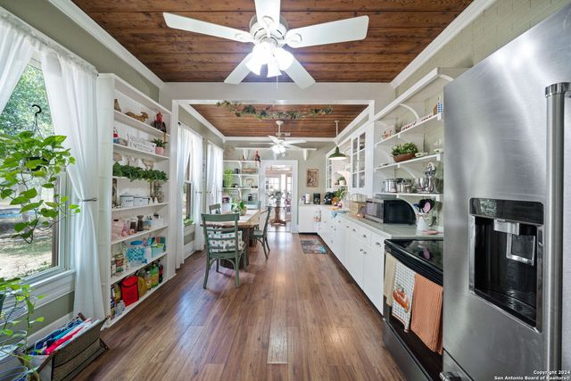 1206 HAECKERVILLE RD, Cibolo, TX 78108