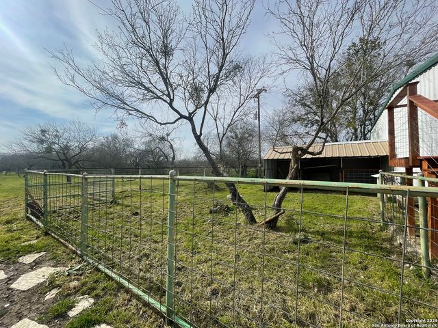 1206 HAECKERVILLE RD, Cibolo, TX 78108