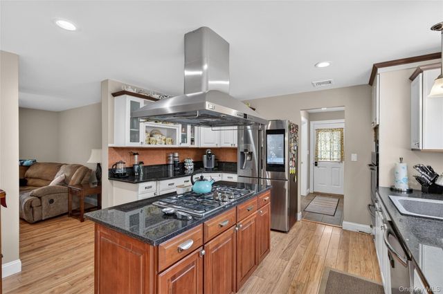 31 Roe Road, Bloomingburg, NY 12721