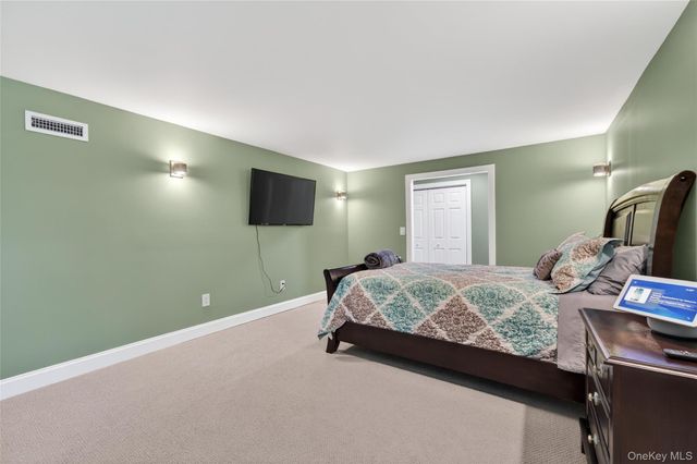 31 Roe Road, Bloomingburg, NY 12721