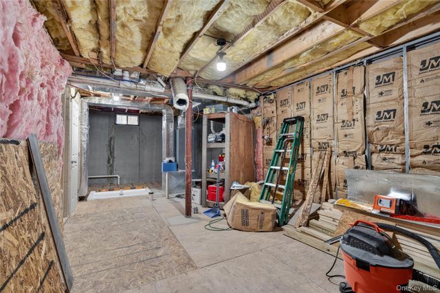 31 Roe Road, Bloomingburg, NY 12721