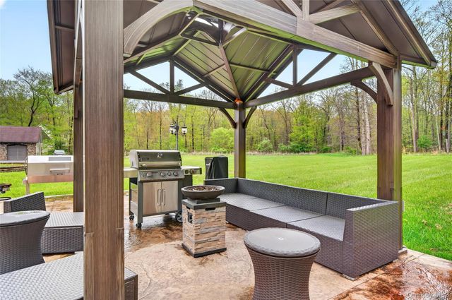 31 Roe Road, Bloomingburg, NY 12721