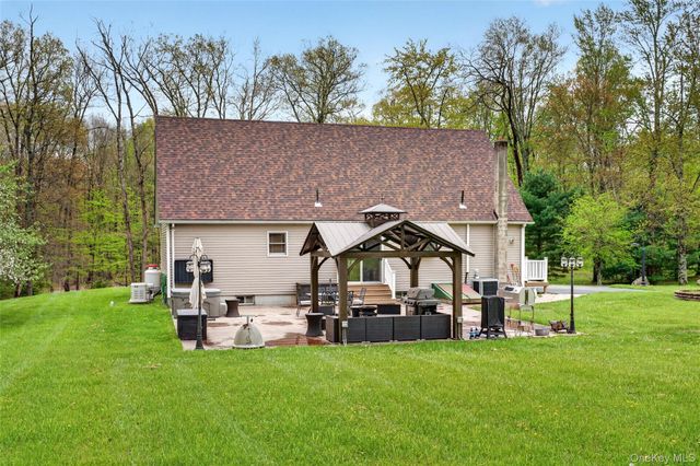 31 Roe Road, Bloomingburg, NY 12721