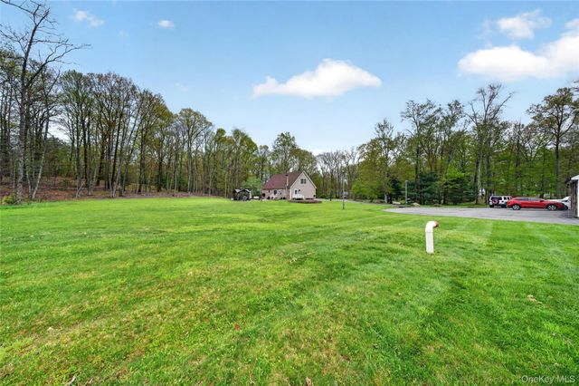 31 Roe Road, Bloomingburg, NY 12721