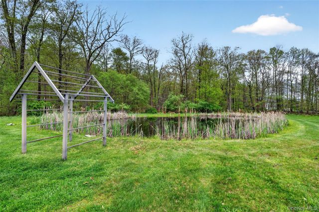 31 Roe Road, Bloomingburg, NY 12721