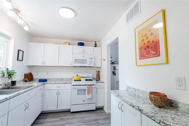 1707 Callejon Zenaida, Santa Fe, NM 87501