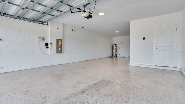 12264 HILLTOP FARMS DRIVE, Dade City, FL 33525