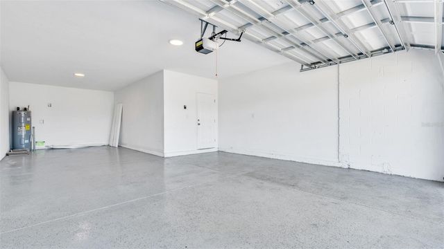 12264 HILLTOP FARMS DRIVE, Dade City, FL 33525