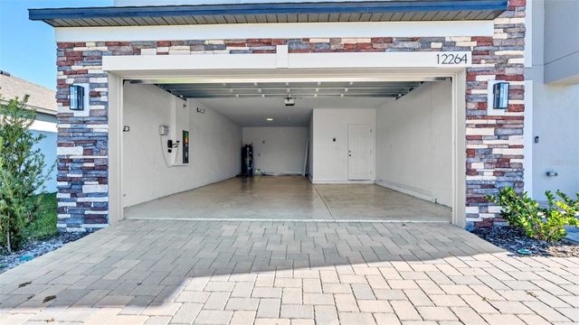 12264 HILLTOP FARMS DRIVE, Dade City, FL 33525