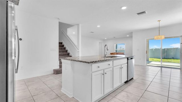 12264 HILLTOP FARMS DRIVE, Dade City, FL 33525