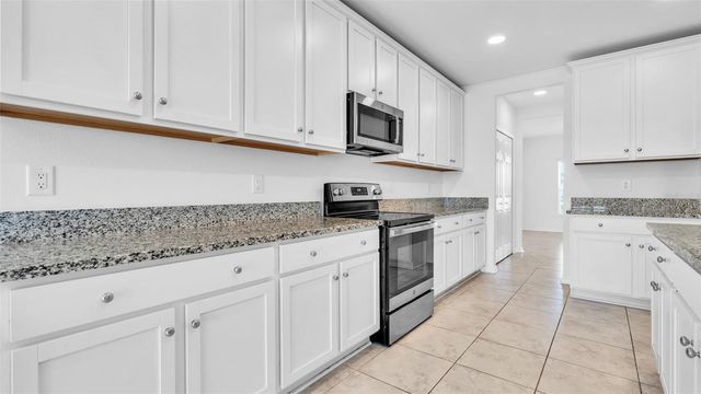 12264 HILLTOP FARMS DRIVE, Dade City, FL 33525