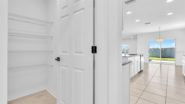 12264 HILLTOP FARMS DRIVE, Dade City, FL 33525