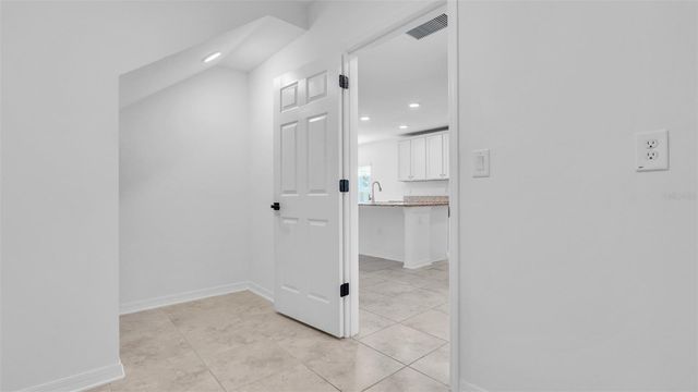 12264 HILLTOP FARMS DRIVE, Dade City, FL 33525