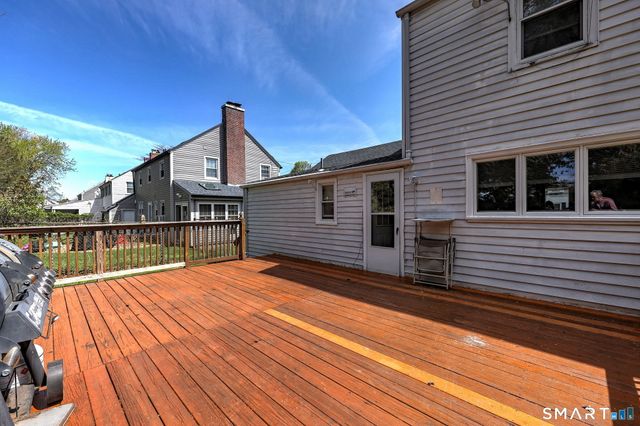 60 Rochford Avenue, Hamden, CT 06514