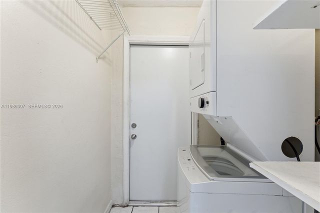 1017 NW 8th Street, Hallandale Beach, FL 33009