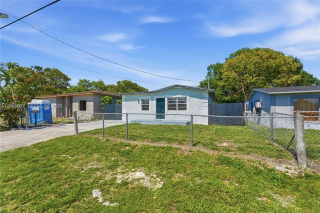 1017 NW 8th Street, Hallandale Beach, FL 33009