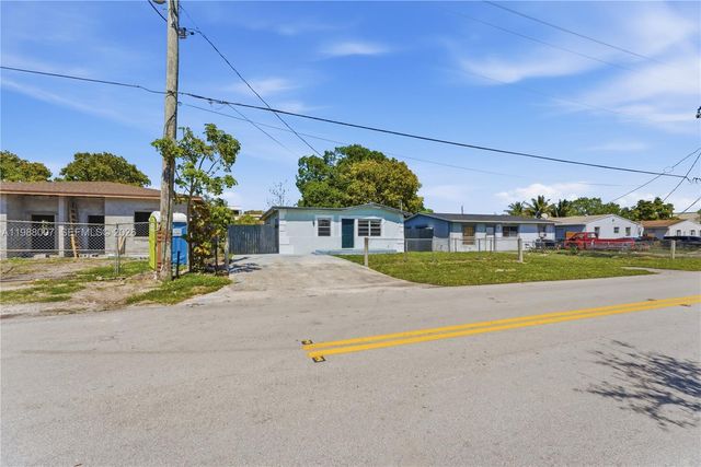 1017 NW 8th Street, Hallandale Beach, FL 33009