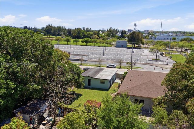 1017 NW 8th Street, Hallandale Beach, FL 33009