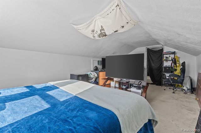 2751 Cloverdale Avenue, Adrian, MI 49221