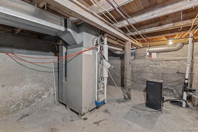 2751 Cloverdale Avenue, Adrian, MI 49221