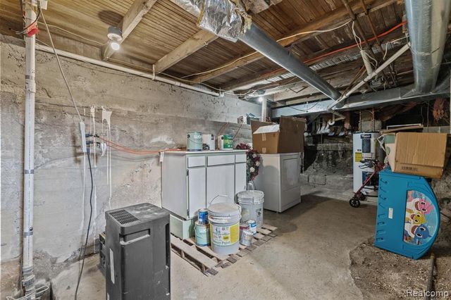 2751 Cloverdale Avenue, Adrian, MI 49221