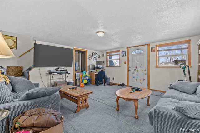 2751 Cloverdale Avenue, Adrian, MI 49221