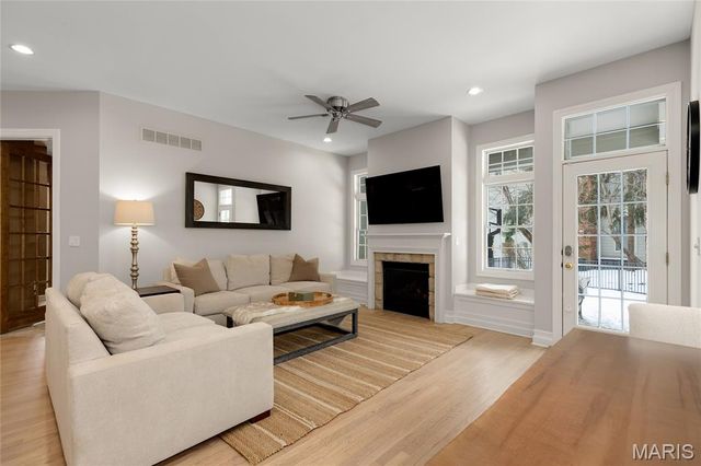 1479 Country Lake Estates Drive, Chesterfield, MO 63005