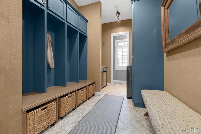 1479 Country Lake Estates Drive, Chesterfield, MO 63005