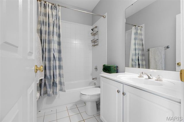 1479 Country Lake Estates Drive, Chesterfield, MO 63005