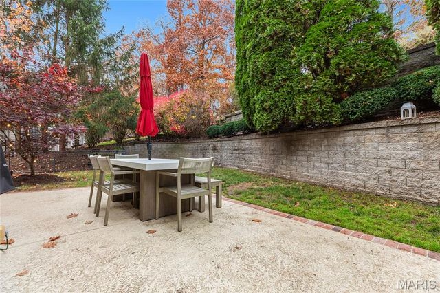 1479 Country Lake Estates Drive, Chesterfield, MO 63005