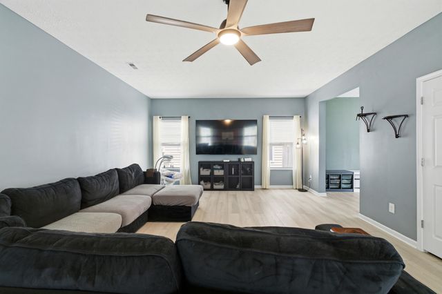 1529 Lewes Castle Drive, Grove City, OH 43123