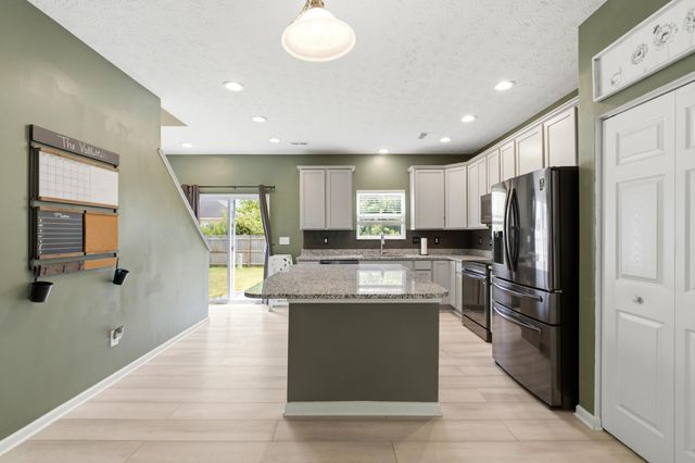 1529 Lewes Castle Drive, Grove City, OH 43123