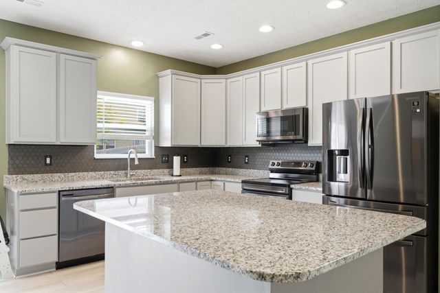 1529 Lewes Castle Drive, Grove City, OH 43123